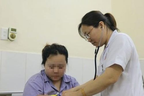 Cứu sống bé sinh non 27 tuần tuổi