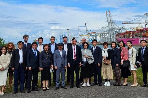 Đoàn Ủy ban Nhân dân thành phố Đà Nẵng thăm và làm việc tại Pháp