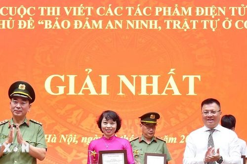 TTXVN giành giải Nhất Cuộc thi viết về 'Bảo đảm an ninh, trật tự ở cơ sở'