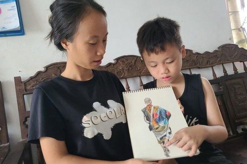 Cháu bé 10 tuổi chia sẻ bí quyết vẽ tranh đẹp như thật