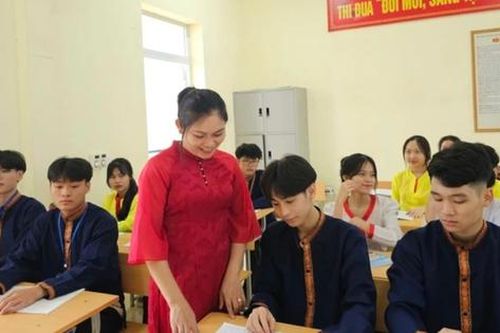 Cô giáo miền núi giúp học trò nuôi dưỡng ước mơ