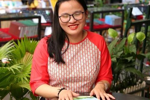 Cô gái khiếm thị viết sách để truyền cảm hứng cho người khuyết tật