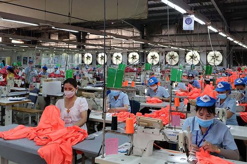 Doanh nghiệp khó tuyển dụng lao động