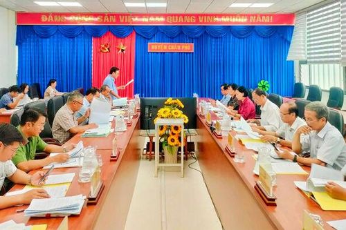 UBND huyện Châu Phú đóng góp dự thảo báo cáo kinh tế - xã hội các tháng đầu năm