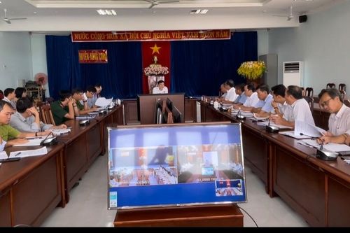 Phó Chủ tịch UBND tỉnh Nguyễn Tuấn Anh làm việc với huyện Kông Chro