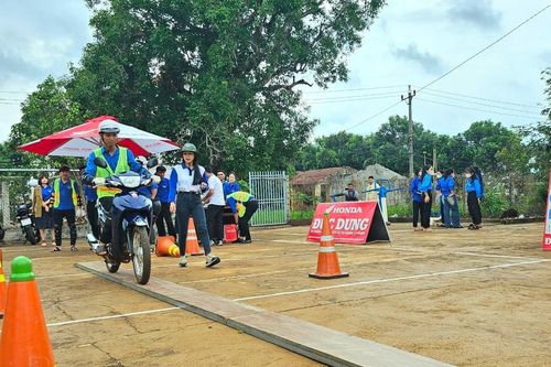 Chư Sê: 350 đoàn viên, thanh niên được tập huấn kiến thức an toàn giao thông