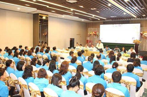 Chủ tịch UBND TP. Nha Trang đối thoại với đoàn viên, người lao động