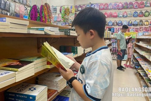 Đa dạng thị trường quà tặng ngày 1/6