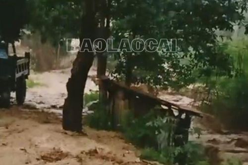 Nậm Chày (Văn Bàn): Hai anh em ruột bị lũ cuốn mất tích