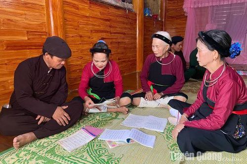 Về Gò Củi nghe hát Sình ca