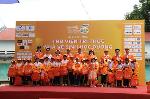 Caravan 'Lan tỏa yêu thương' lần 6: Hành trình mang tri thức tới thế hệ tương lai