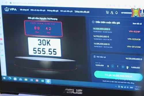 Nhiều biển số xe siêu đẹp trong phiên đấu giá thứ 4