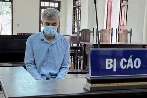 Lãnh án một năm tù vì hành hạ con riêng của người tình