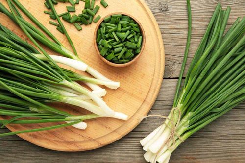 Cách đơn giản để bảo quản hành lá