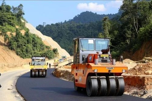 Di dời đường điện cao thế phục vụ thi công cao tốc Hòa Liên - Túy Loan