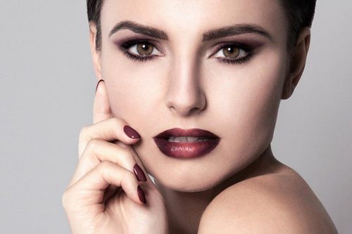 Những lưu ý để không bị già hơn tuổi khi trang điểm