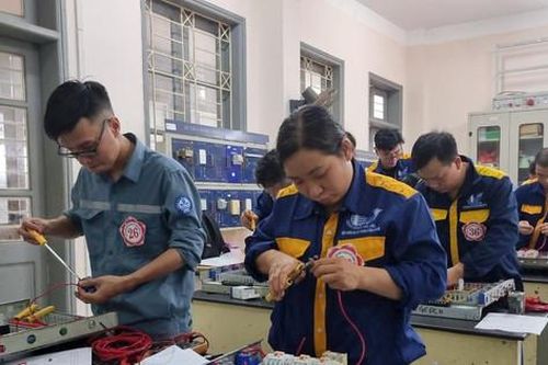 Sở Xây dựng - Công đoàn ngành Xây dựng Hà Nội: Vinh danh thí sinh xuất sắc Hội thi thợ giỏi năm 2024