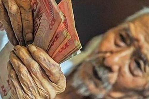 Nhìn 2 người bạn U75, tôi phát hiện người tiết kiệm và không tiết kiệm tiền có cuộc sống hoàn toàn khác biệt ở năm cuối đời