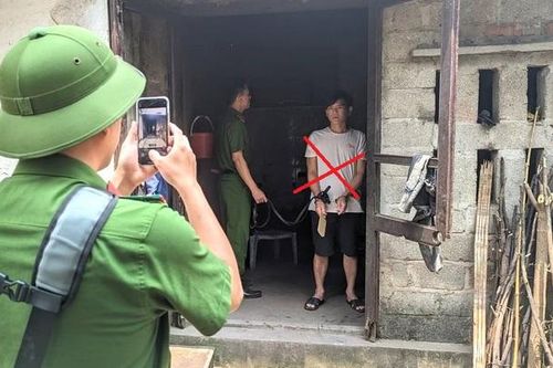 Xin tiền mua rượu không được, con trai bất hiếu vác dao chém mẹ