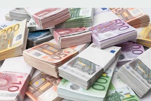 Nữ tổng giám đốc 'trưng' tài khoản có 5 tỷ EURO để lừa đảo hơn 500 triệu đồng