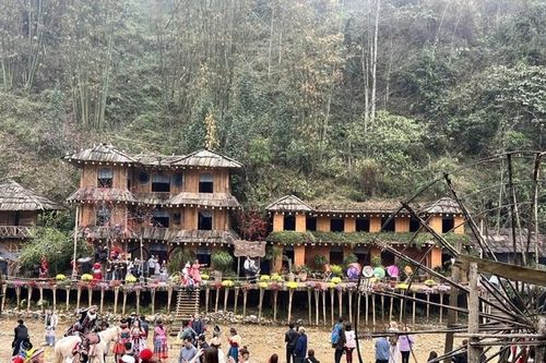 Tạo bản sắc du lịch từ văn hóa bản địa