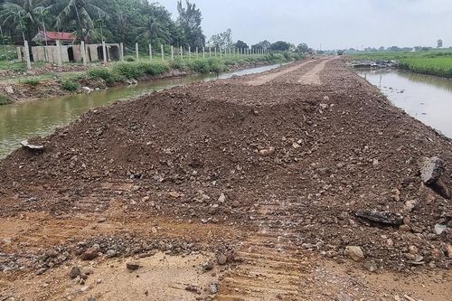 Xã ở Thủ đô Hà Nội một ngày ký duyệt 4 gói thầu với tỷ lệ 'siêu tiết kiệm'