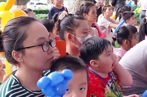 Hơn 2.000 phần quà gửi tặng các bệnh nhi