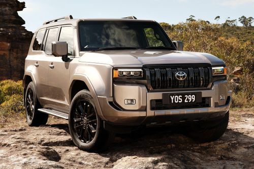 Toyota Land Cruiser Prado bản cao cấp Kakadu có giá hơn 66.000 USD