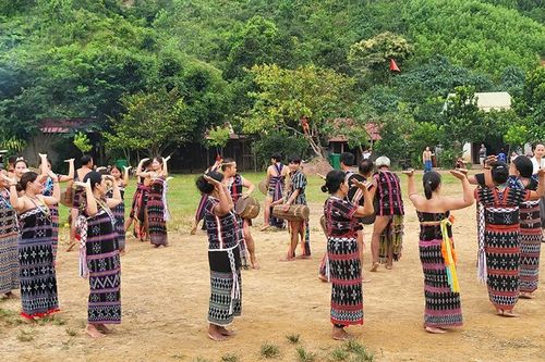 Đầu tư nguồn lực phát triển thiết chế văn hóa