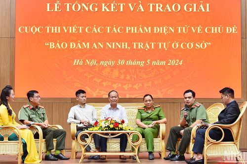 Đến bất kỳ xã biên giới nào cũng có thể gặp gương công an điển hình