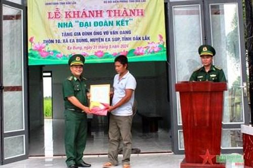 Bộ đội Biên phòng tỉnh Đắk Lắk: Khánh thành nhà 'Đại đoàn kết' tặng hộ nghèo