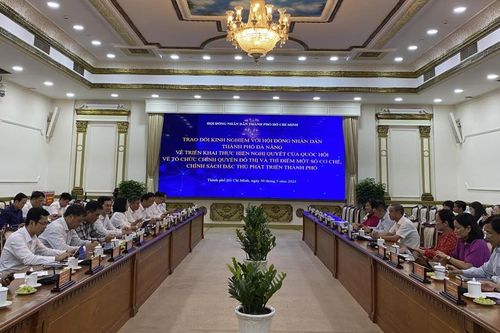 Đà Nẵng trao đổi kinh nghiệm thực hiện cơ chế đặc thù với TPHCM