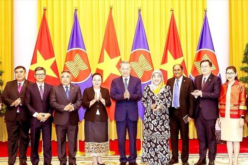 Chung tay xây dựng Cộng đồng ASEAN đoàn kết, vững mạnh