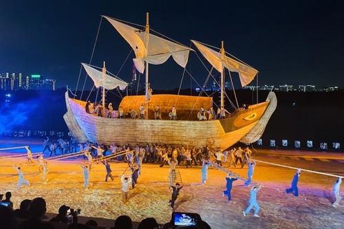Tổng duyệt 'bom tấn' mang tên 'Chuyến tàu huyền thoại' trên cảng Sài Gòn