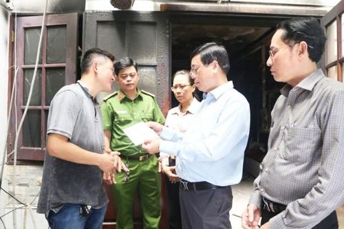 TPHCM: Lãnh đạo quận Bình Thạnh thăm hỏi nạn nhân vụ cháy khiến 6 người thương vong