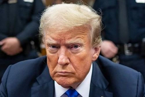 Nam diễn viên mắng ông Trump
