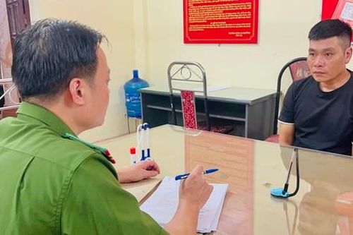 Tạm giữ đối tượng cưỡng đoạt tiền của xe hàng tại cửa khẩu ở Lào Cai
