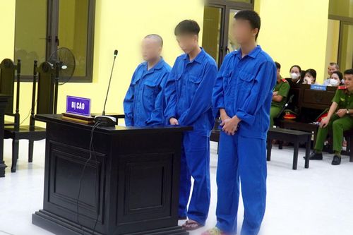 Sát hại người yêu cũ của bạn gái vì bị nhắn tin thách thức