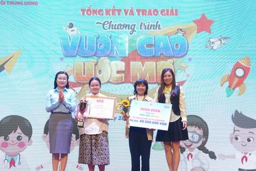 Nữ sinh mê nghề trị liệu bằng nghệ thuật giành giải Quán quân 'Vươn cao ước mơ'