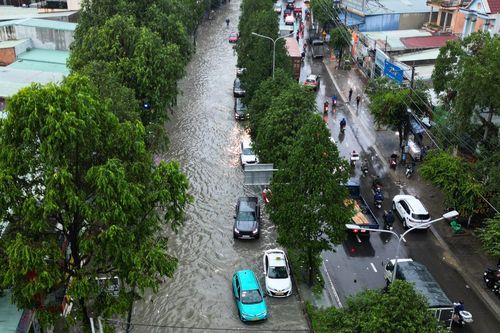Dự án chống ngập 23 tỷ vừa hoạt động, 'rốn ngập' ở Biên Hòa vẫn lênh láng nước