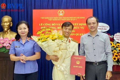 VKSND TP Hồ Chí Minh trao các quyết định bổ nhiệm cán bộ
