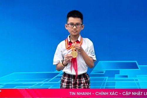 Từ cậu bé chậm nói đến HCV Olympic tiếng Anh trên internet