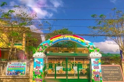 Thông tin tiếp vụ hiệu trưởng ngăn hội trưởng phụ huynh phát biểu