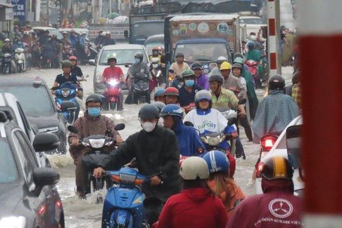 Đồng Nai: Nhiều tuyến đường ngập sâu sau trận mưa lớn