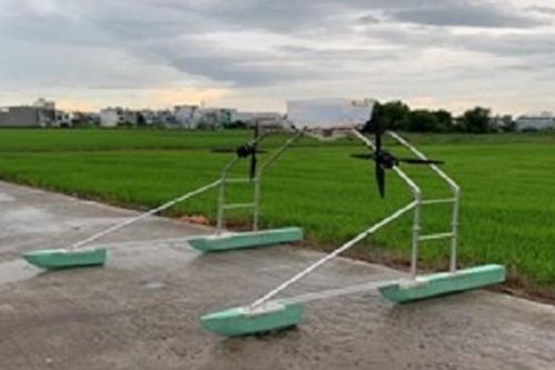 Nhà khoa học Việt chế tạo máy tự động gieo hạt và bón phân cho lúa