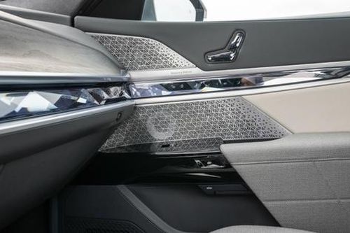 Top 10 xe ô tô điện có hệ thống âm thanh tốt nhất