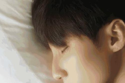 Sơn Tùng 'mập mờ' danh tính bạn diễn nữ trong MV mới