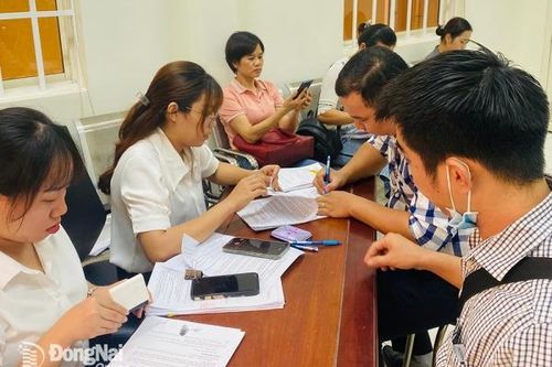 69 người đầu tiên được vay vốn ưu đãi mua nhà ở xã hội A6-A7 ở thành phố Biên Hòa