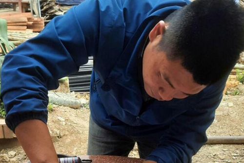 Hệ thống làm mát tự động bằng năng lượng mặt trời: Giải pháp hữu ích cho trang trại chăn nuôi