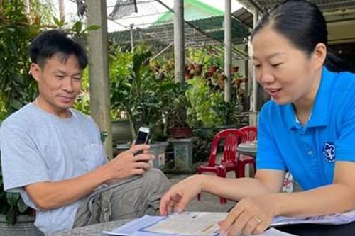 Tổ chức gian hàng tuyên truyền chính sách bảo hiểm tại thị xã Hương Trà
